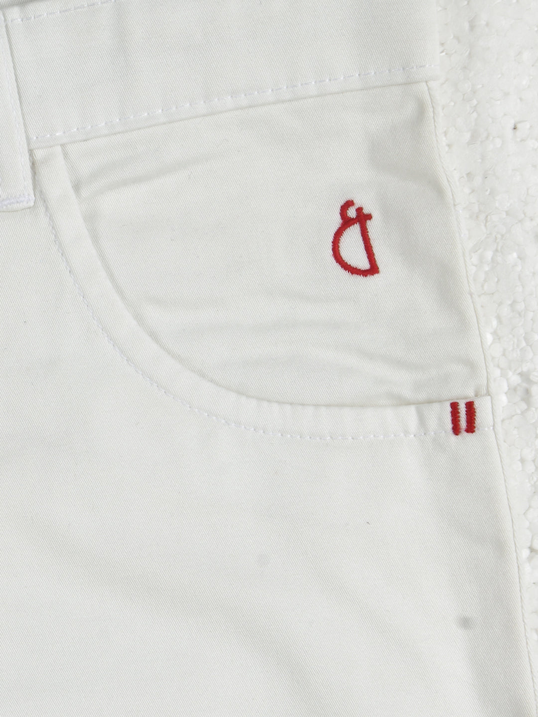 Boys White Solid Cotton Bermuda Fixed Waist