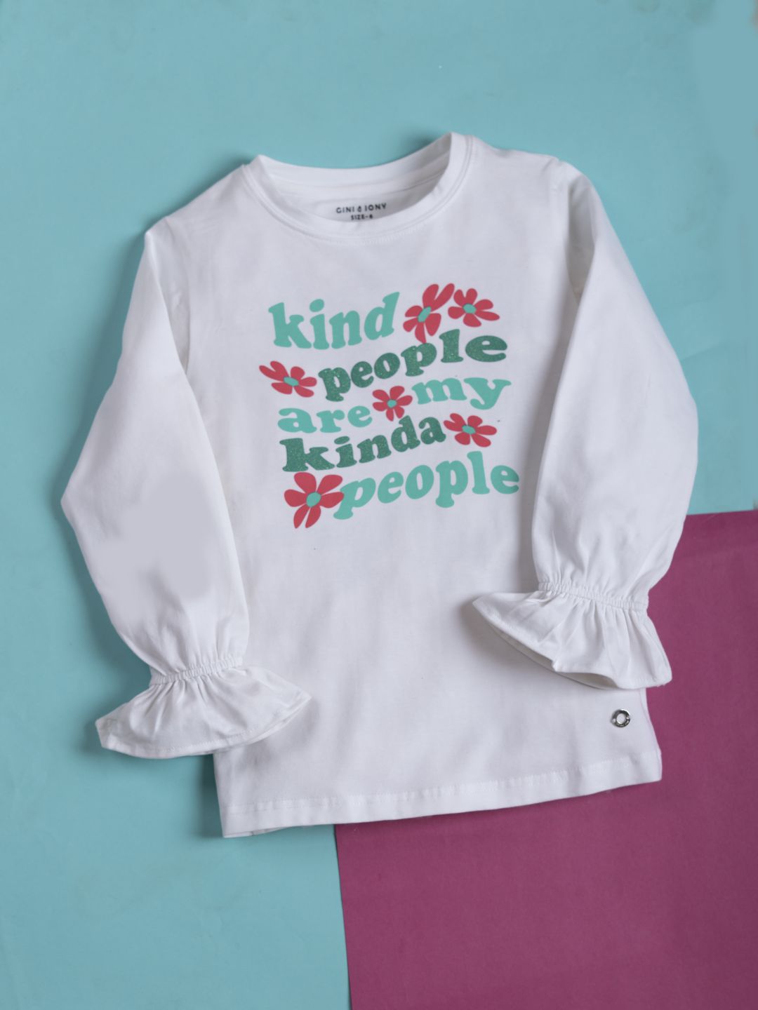 Girls white round neck knitted cotton printed top.